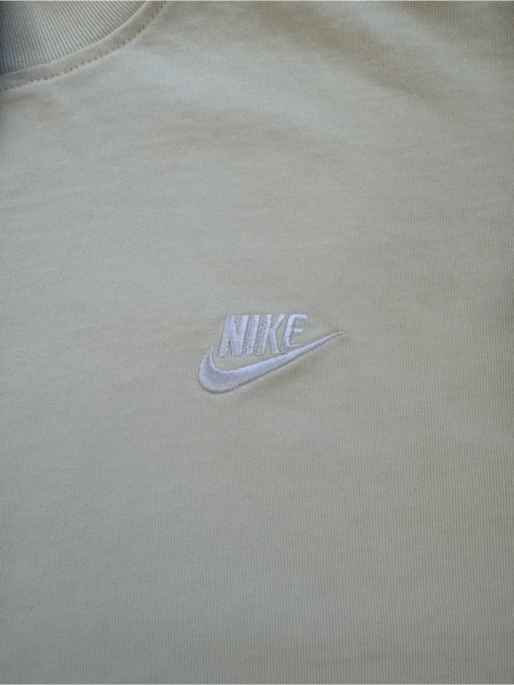 Nike Women’s Oversized Cropped T-Shirt Cream Pale Yellow Large